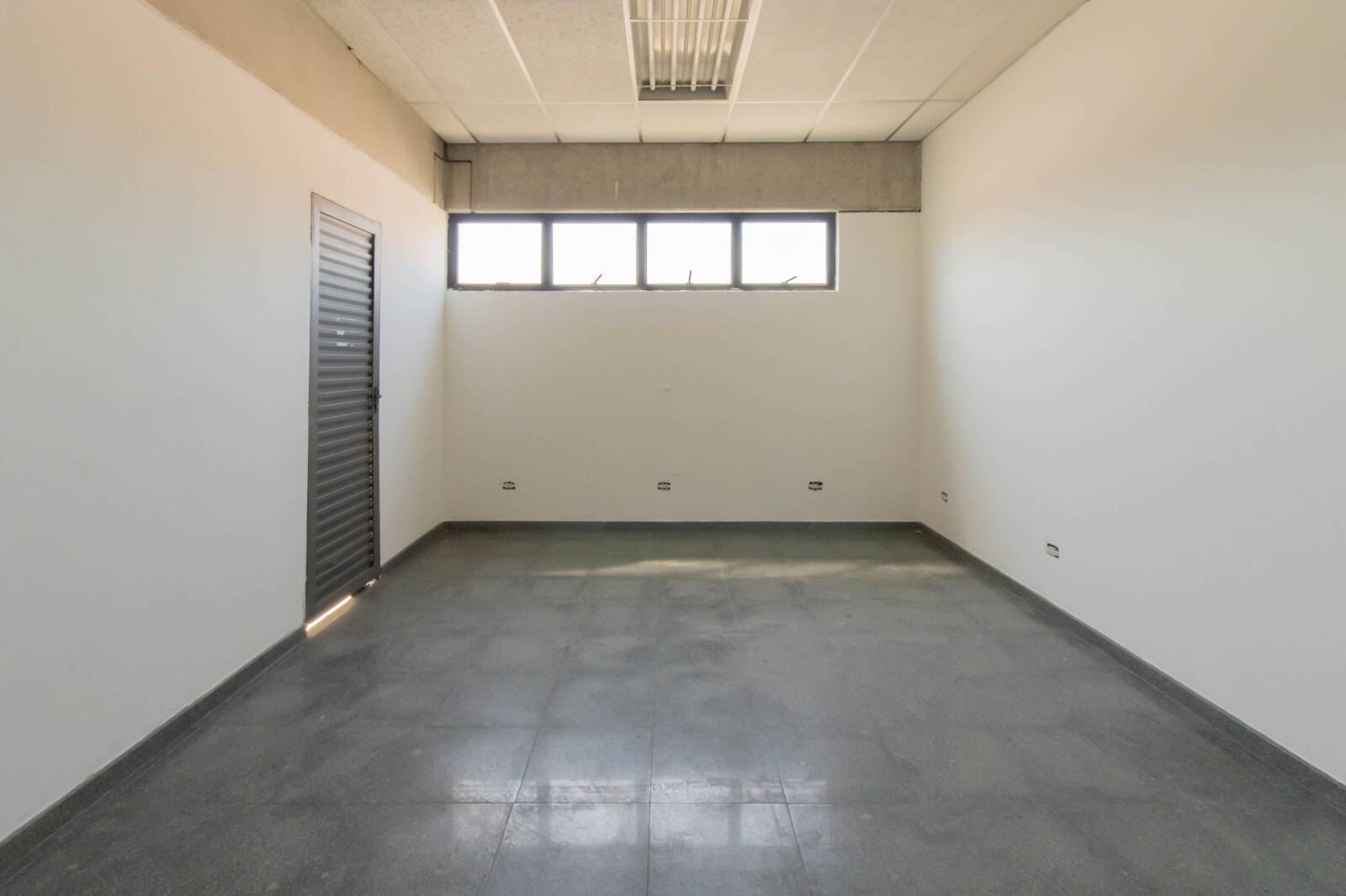 Depósito-Galpão-Armazém para alugar, 1600m² - Foto 26