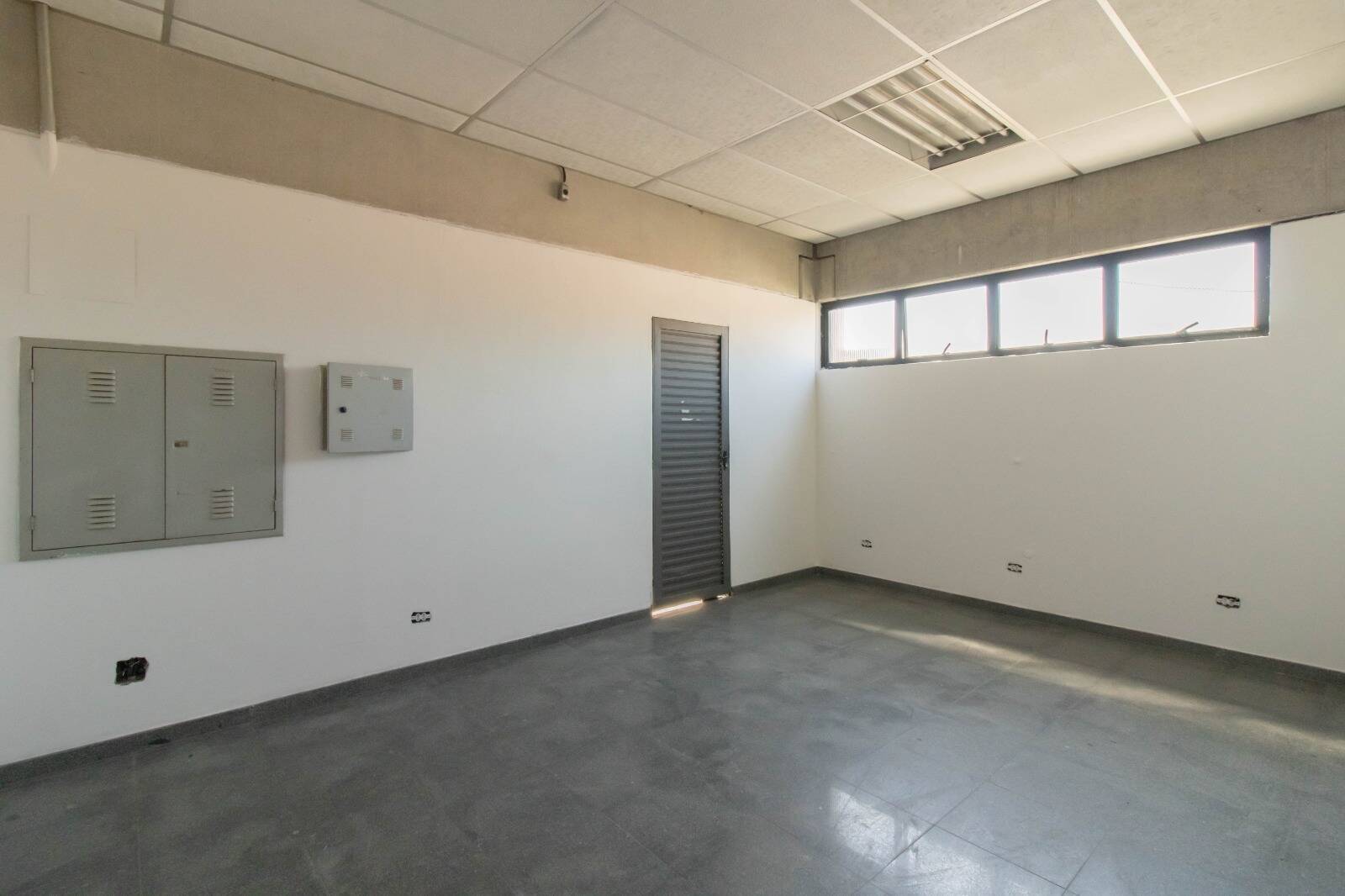 Depósito-Galpão-Armazém para alugar, 1600m² - Foto 29