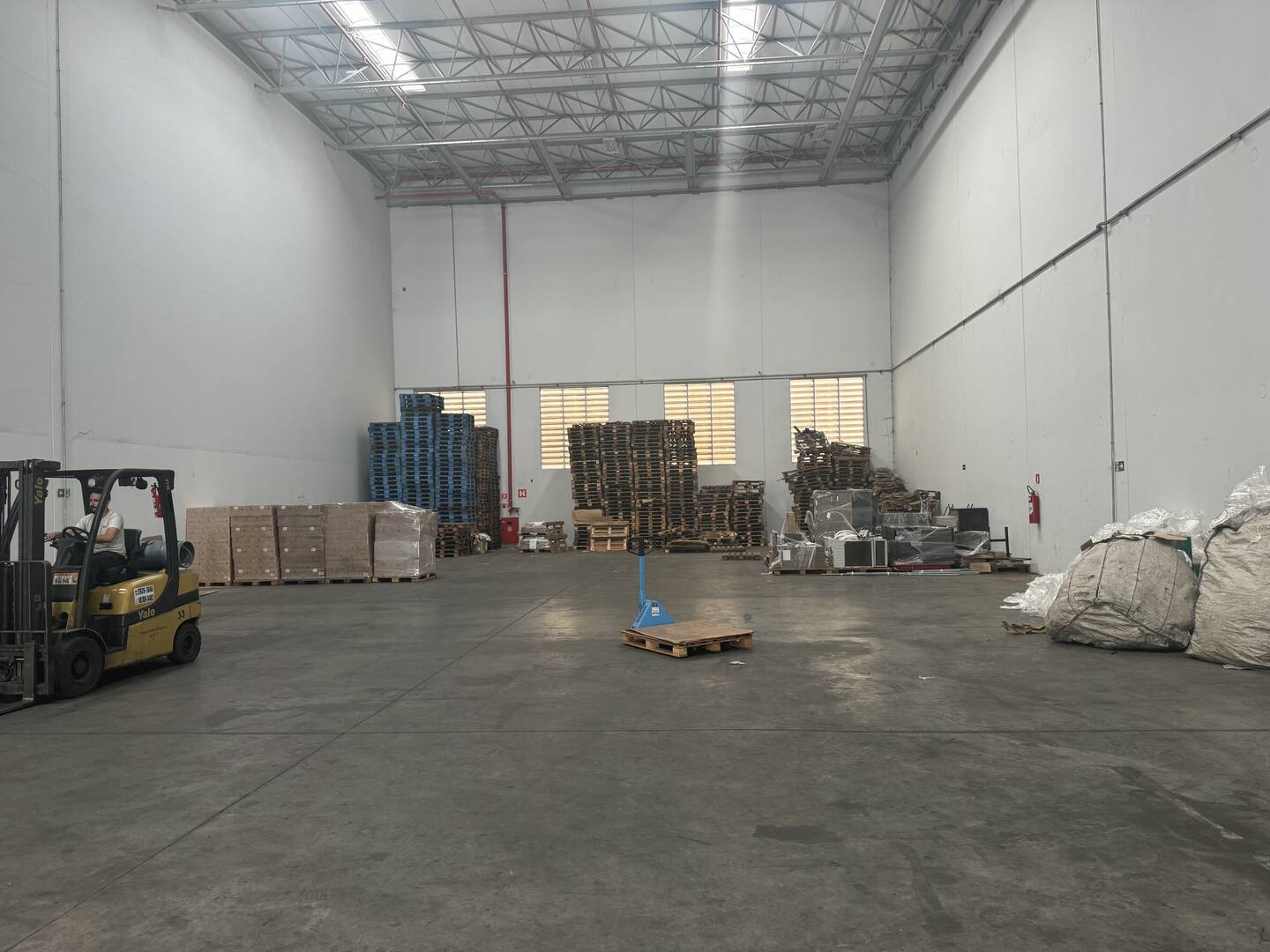 Depósito-Galpão-Armazém para alugar, 1100m² - Foto 12