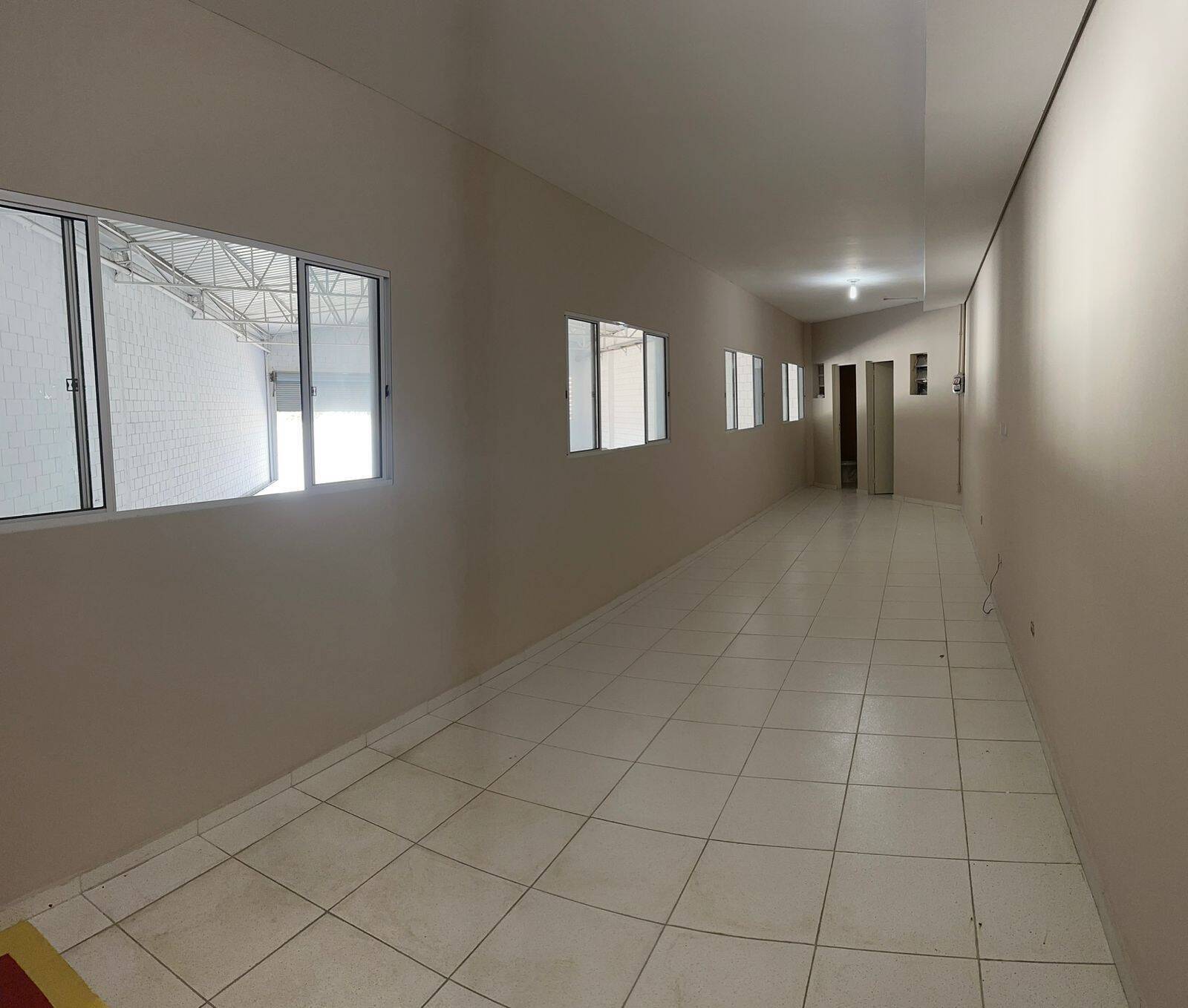 Depósito-Galpão-Armazém para alugar, 572m² - Foto 13