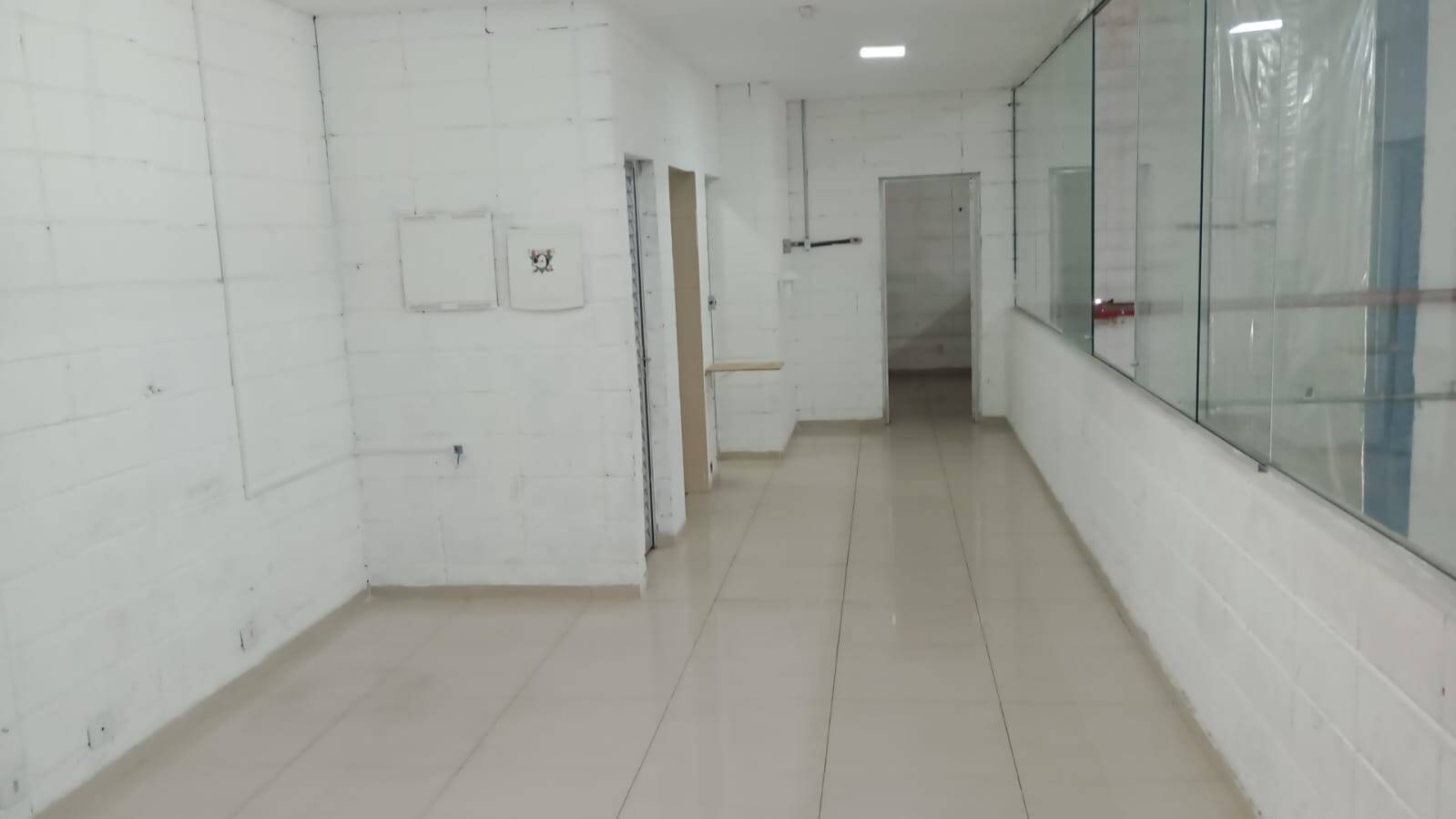 Depósito-Galpão-Armazém para alugar, 923m² - Foto 2