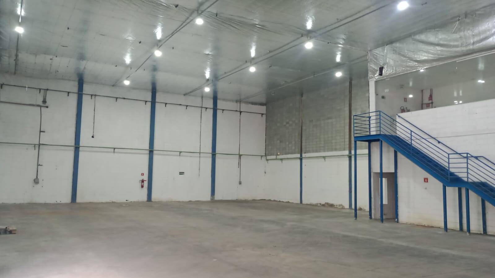 Depósito-Galpão-Armazém para alugar, 923m² - Foto 6